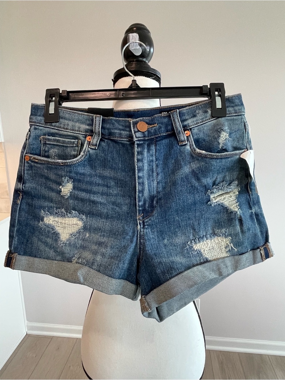 Blank NYC new with tags The Fulton Cuffed denim jean shorts size 28 high rise